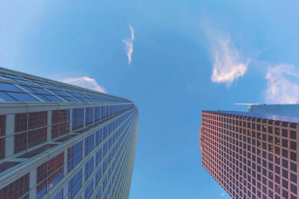 Looking up at skyscrapers in LA — Stock Photo, Image
