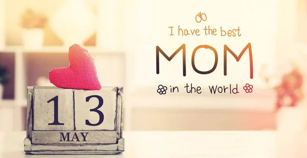 Mensaje del Día de las Madres con calendario — Foto de Stock