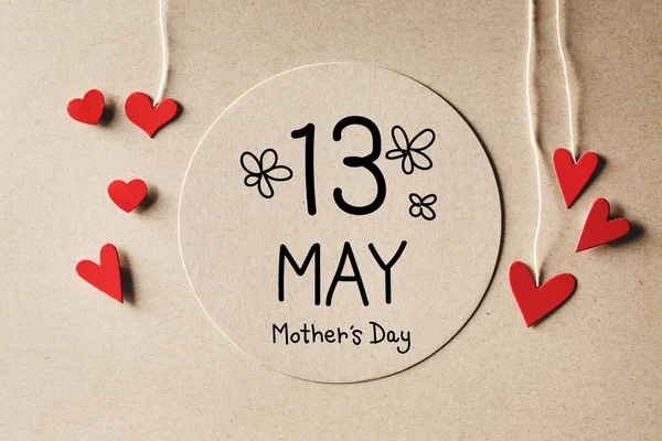 13 May Mothers Day message with small hearts — Stock Photo, Image