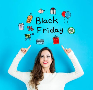 Black Friday yukarı seyir genç kadınla