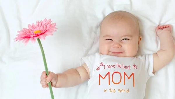 Message de la fête des mères avec bébé fille — Photo