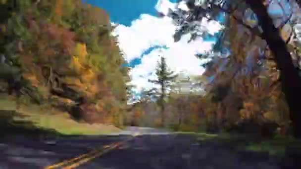 POV time-lapse rijden door de bergen — Stockvideo