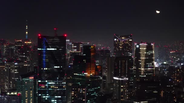 Токіо вночі біля Roppongi Пагорби — стокове відео