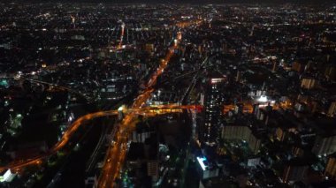 Osaka havadan görünümü geceleri