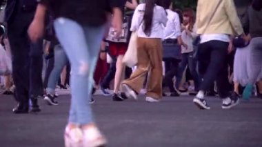 Shibuya, Tokyo, Japonya içinde ünlü kavşak kişi arası