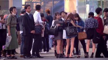 Shibuya, Tokyo, Japonya içinde ünlü kavşak kişi arası