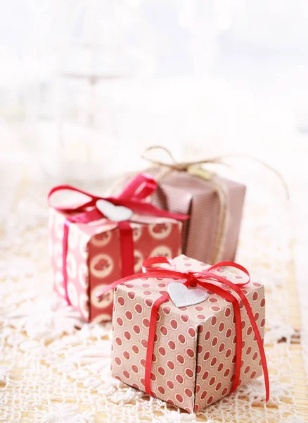 Kleine Weihnachtsgeschenkboxen — Stockfoto