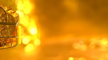 Bitcoin alışveriş kavramı parlak altın arka plan üzerinde