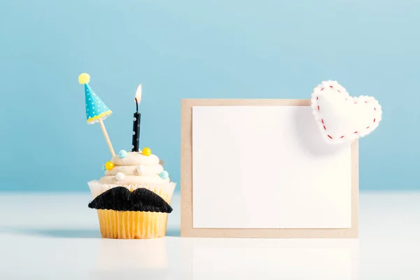 ヒゲ父の日をテーマにしたカップケーキ — ストック写真
