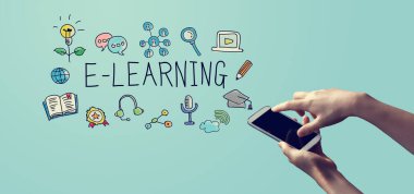 Akıllı telefon tutan kişi ile E-Öğrenme