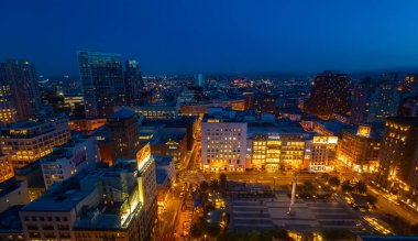 Güneş Union Square San Francisco üzerinde batıyor