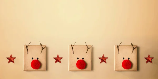 Artesanal rena pom pom caixas de presente — Fotografia de Stock