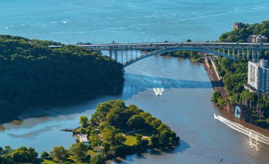 Bronx 'taki Henry Hudson Köprüsü' nün havadan görüntüsü.