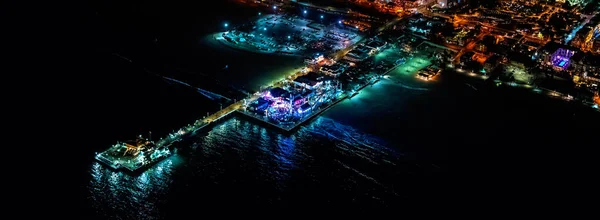 Santa Monica kıyısındaki gece havadan görünümü — Stok fotoğraf