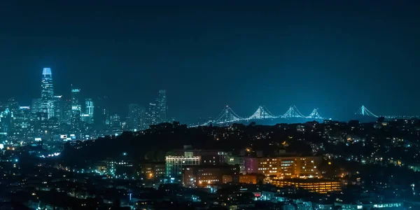 Utsikt över San Francisco på natten — Stockfoto