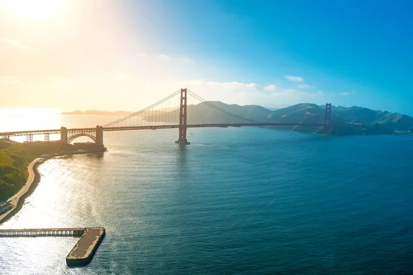 Luftaufnahme der goldenen Torbrücke in San Francisco — Stockfoto