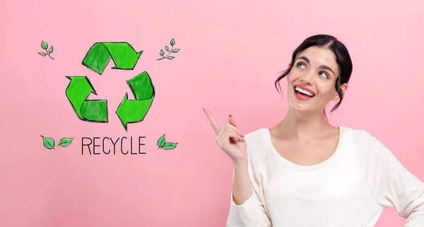 Recyclen met jonge vrouw — Stockfoto