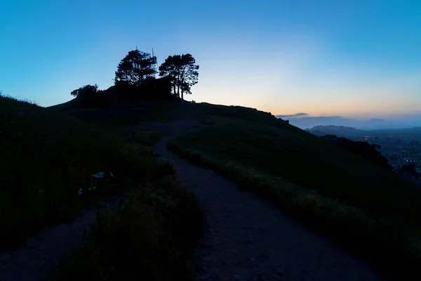 旧金山黄昏时分的风景剪影 — 图库照片