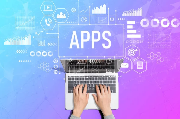 Apps met persoon die laptop gebruikt — Stockfoto