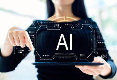 Tablet kullanan kadın konsepti