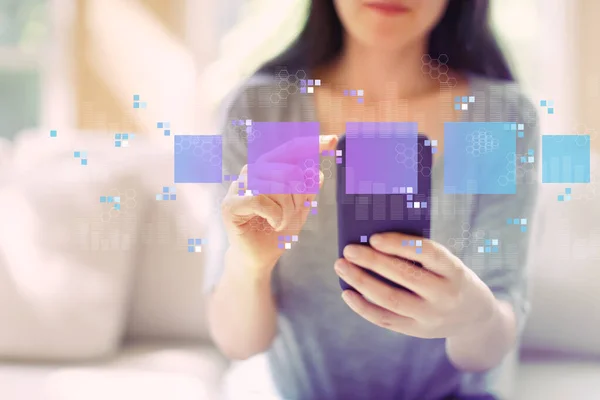 Digitale vierkante dozen met vrouw met een smartphone — Stockfoto