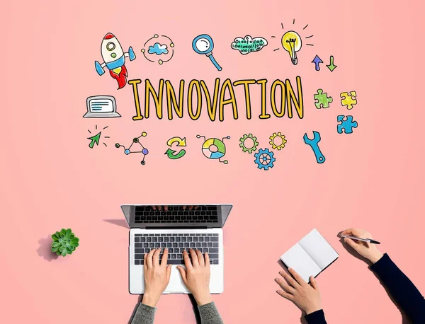 Innovation där människor arbetar tillsammans — Stockfoto