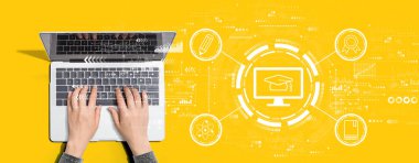 Dizüstü bilgisayar kullanan kişi ile e-öğrenme kavramı