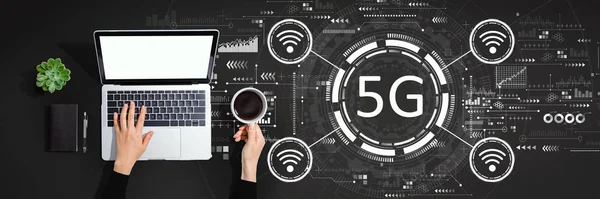 5G network with person using laptop computer — Stock Photo, Image