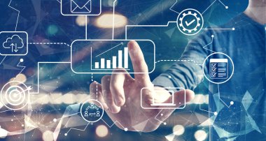 Şehir arka planında bir adamla pazarlama konsepti