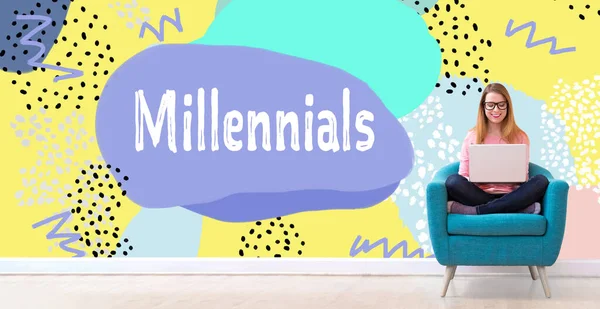 Millennials con la mujer usando un ordenador portátil — Foto de Stock