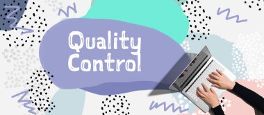 Bilgisayarı kullanan kişi ile kalite kontrolü