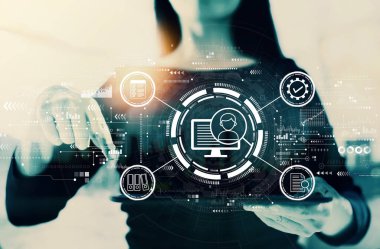 İş kadınıyla belge yönetim sistemi kavramı