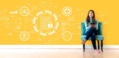 Genç kadınla veri koruma kavramı