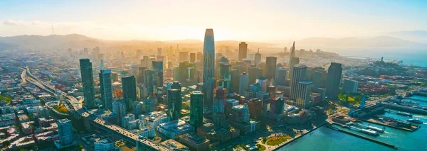 サンフランシスコのダウンタウンの空の景色 — ストック写真
