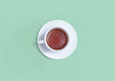 Bir fincan çay içeriz.