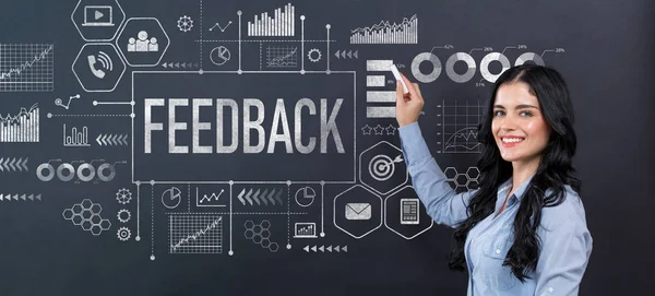 Concetto di feedback con giovane donna — Foto Stock