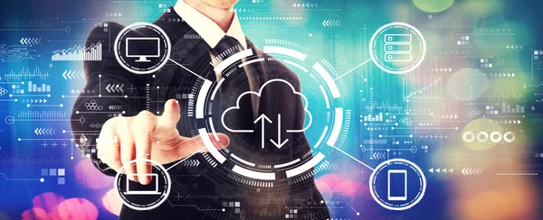 Cloud Computing mit einem Geschäftsmann — Stockfoto