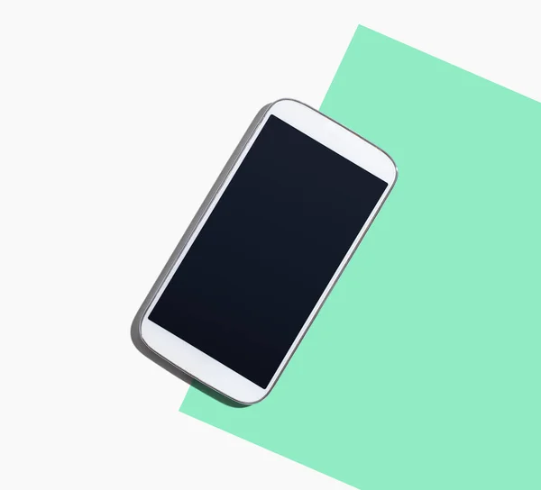 Smartphone blanc avec écran noir — Photo