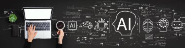 Dizüstü bilgisayar kullanan kişi ile yapay zeka kavramı