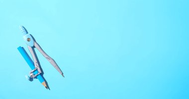 Mavi çizim pusulası