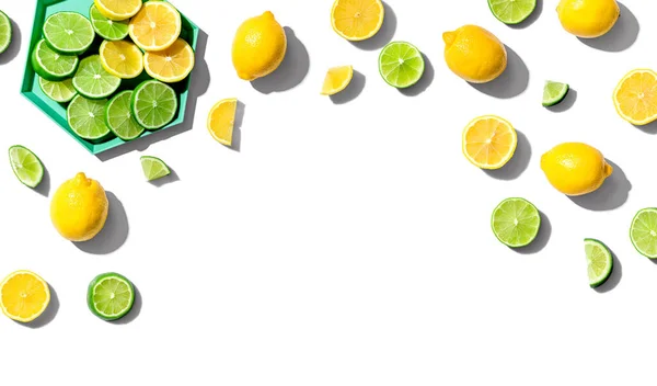 新鮮なレモンとライムのオーバーヘッドビュー — ストック写真