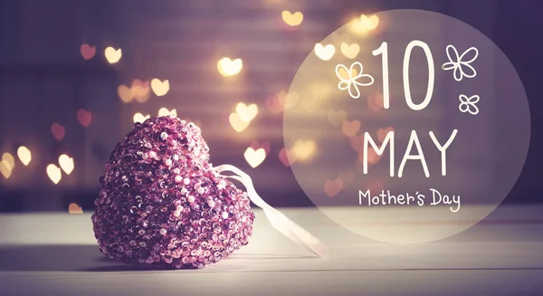 Mothers Day message with a pink heart — Stock Photo, Image
