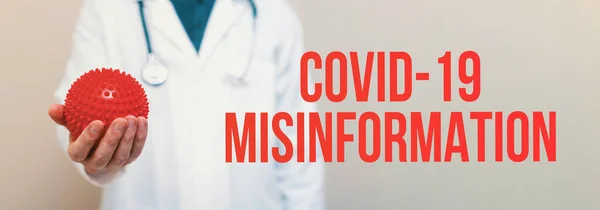 Covid-19 Θέμα παραπληροφόρησης με ιατρό — Φωτογραφία Αρχείου