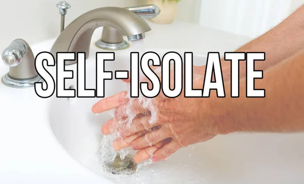 Самоізоляційна тема з людиною, що миє руки — стокове фото