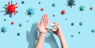 Salgın gribi olan dezenfektan jeli uygulanıyor.