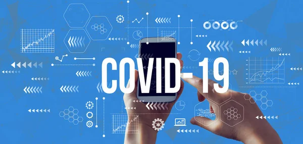 Θέμα COVID-19 με smartphone — Φωτογραφία Αρχείου