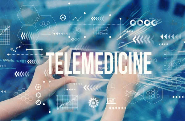 Telemedicina téma okostelefont használó személlyel — Stock Fotó