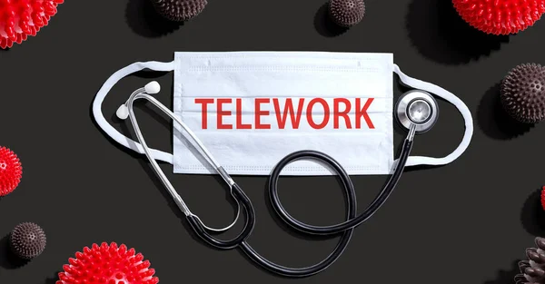 Tema do teletrabalho com máscara e estetoscópio — Fotografia de Stock