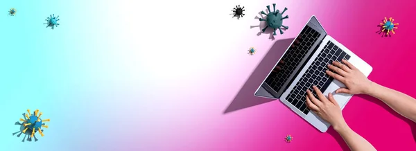 Komputer laptop dengan konsep epidemi influenza — Stok Foto