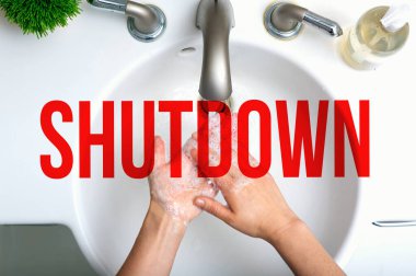 Ellerini yıkayan kişinin kapatma teması